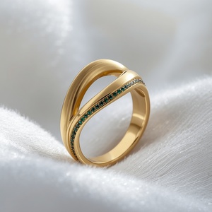 Bague géométrique en or jaune avec pierres précieuses, sertissage en canal, design minimaliste, bijoux de mariage unisexe - Product Image 1