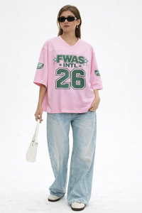 Camiseta de fútbol americano rosa personalizada de gran tamaño para mujer, estilo urbano, de malla, deportiva, OEM, al por mayor, con cuello en V - Product Image 3