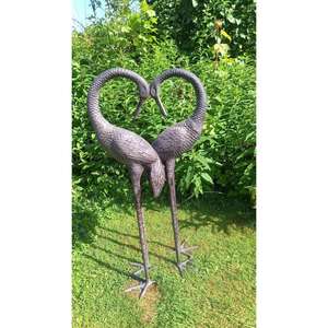 Juego de regalo de esculturas decorativas de cisnes hechas a mano, con base para montar en el suelo, acabado en bronce. - Product Image 2