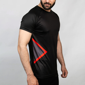 T-shirt noir à manches courtes pour homme, col rond, logo sur le devant, coupe classique, tricoté, 100 % polyester, anti-boulochage, séchage rapide - Product Image 3