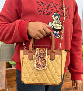 Nouvelle mode de sacs à bandoulière de luxe en cuir matelassé fabriqués à la main sacs à bandoulière personnalisables pour femmes avec des détails élégants - Product Image 2