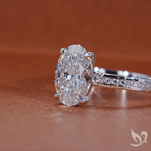 แหวนเพชรทรงรี 2 กะรัต เพาะเลี้ยงในห้องปฏิบัติการ พร้อมใบรับรอง IGI ฝังแบบช่องและแบบพาเว่ วงแหวนทองคำขาว 10K - Product Image 2