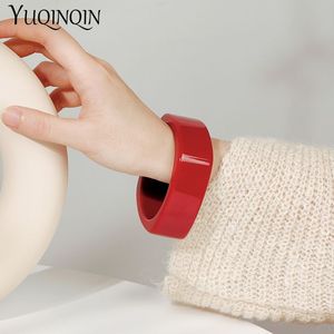 Bracelet jonc en résine tourbillonnée ambre jaune-brun pour femme, manchette de poignet ronde épaisse translucide, bijoux de mode faits à la main - Product Image 5