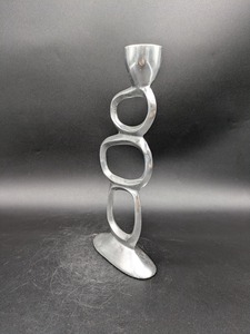 Support de bougie en aluminium Curated Glow, design abstrait moderne, décoration d'intérieur durable, bougeoir en métal - Product Image 3