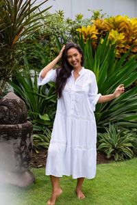 เดรสผ้าฝ้ายสีขาวสำหรับผู้หญิง ทรงมิดิ สไตล์โบฮีเมียน ทรงหลวม ติดกระดุมด้านหน้า แขนสั้น เหมาะสำหรับใส่ลำลองช่วงฤดูร้อน ชุดเดรสชายหาด แต่งด้วยลูกไม้ - Product Image 4