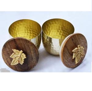 Tarro de dulces metálico para mesa de Ramadán con tapa de madera, servidor de frutos secos hecho a mano de calidad superior, tarro clásico y elegante para frutos secos al por mayor - Product Image 1