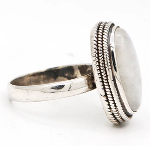 Bague ovale vintage faite à la main en argent sterling massif 925 avec pierre de lune arc-en-ciel certifiée IGI de haute qualité pour femme, idéale pour les soirées - Product Image 6