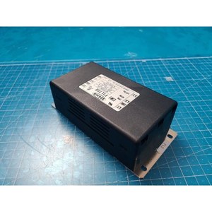 Filtre anti-bruit EMI Soshin Electric NF3030C-VZ, utilisé comme pièce détachée pour équipement semi-conducteur d'époque - Product Image 4