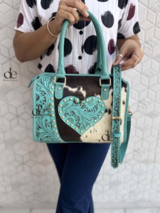 Bolso de Hombro de Cuero de Alta Calidad, Nuevo, Tallado a Mano, Estilo Bohemio, con Pelo de Vaca, Hecho a Mano, Elegante - Product Image 1