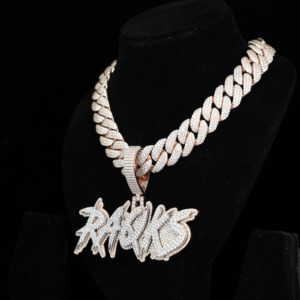 จี้เพชรโมซานไนต์แบบ Iced Out VVS สองสี เงินแท้ 925 ชุบทอง 18k จี้ตัวอักษรแบบฮิปฮอปสั่งทำได้ ผ่านการทดสอบเพชร - Product Image 4