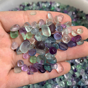 Vente en gros de copeaux de cristal de fluorite arc-en-ciel naturelle de haute qualité – Fluorite polie mélangée verte, violette et transparente - Product Image 2