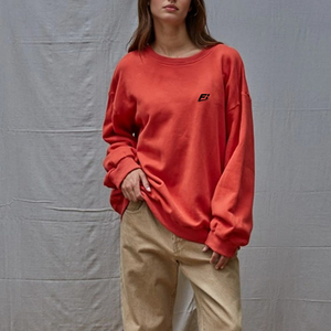 Sweat-shirt en molleton décontracté à coupe ample personnalisé, pull à col rond rouge pour femme, confort supérieur - Product Image 1