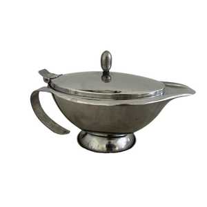 Salsera de Metal Hecha a Mano con Asa Decorativa - Product Image 1