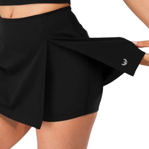 Jupe de performance noire pour femme avec short intégré, légère et extensible, pour le golf, la course, l'entraînement, le fitness et les activités sportives - Product Image 5