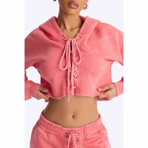 Conjunto de dos piezas casual de top corto con capucha de forro polar rosa y shorts para mujer, ajuste holgado, color liso, tejido de punto, ideal para primavera y verano. - Product Image 4