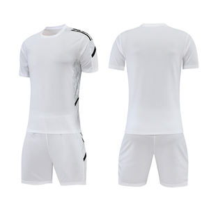 Tenue de football personnalisée en tissu à séchage rapide, maillots et uniformes de football imprimés et uniformes de football simples pour jeunes - Product Image 4