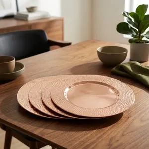 Assiette de service décorative en cuivre martelé, aspect cuivre, vaisselle décorative de luxe pour la maison, l'hôtel, le restaurant, le mariage - Product Image 3