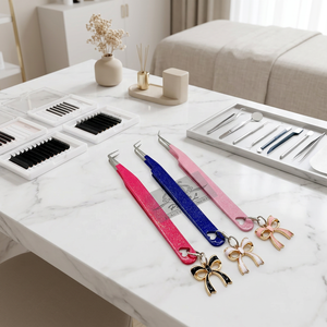 Pince à cils en acier inoxydable 90° et 45° avec porte-clés en forme de nœud, pince à cils avec breloques, outils pour extensions de cils - Product Image 3