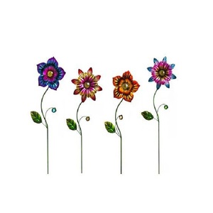 Nouveaux produits en vente directe d'usine : Piquets de jardin peints à la main avec motifs Tournesol et Papillon pour la décoration printanière de pelouse, porche, patio et clôture - Product Image 6