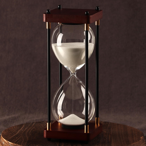 Sablier vintage avec cadre métallique et verre, horloge à sable décorative pour la maison, le bureau ou la décoration de table, vente en gros - Product Image 5