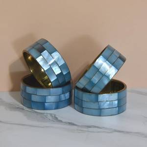 แหวนรองผ้าเช็ดปากดีไซน์พรีเมียมจากเปลือกหอยมุก งานแฮนด์เมดโดยช่างฝีมือชาวอินเดีย - ของตกแต่งโต๊ะอาหาร - Product Image 1