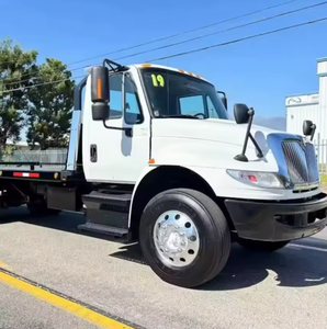 Camión de Remolque de Plataforma Plana Usado, Listo para Exportación, For-International 4300 de 21 pies, 2019, Motor Cummins 6.7L, Transmisión Automática, Volante a la Izquierda/Derecha, Envío Mundial - Product Image 2