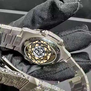 Reloj de lujo para hombre, completamente cubierto de diamantes moissanita VVS1, caja con bisel de diamantes, correa de acero inoxidable. - Product Image 4