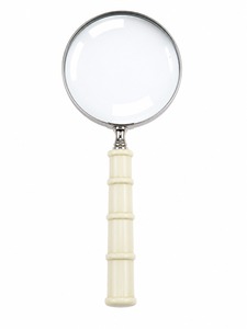 Loupe élégante en bois, conçue avec une construction durable pour la lecture quotidienne et les applications professionnelles - Product Image 1