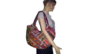 Bolso Tote Casual de Tela de Algodón con Bordado Tribal Banjara Kutch Hecho a Mano, Cierre de Cremallera, Dos Asas, Ecológico, Tamaño Personalizado - Product Image 3
