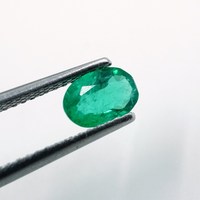 Pierre précieuse émeraude naturelle du Rajasthan HAYAAT GEMS 0,55 ct, émeraude facettée ovale verte, 6,5x4,5x3,5 mm, pour la fabrication de bijoux