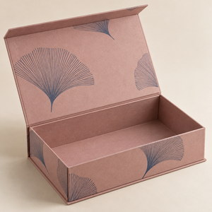 Caja Magnética Personalizada Estilo Libro con Diseño de Rosas Azul Marino para Kit de Lanzamiento de Cosméticos - Product Image 4