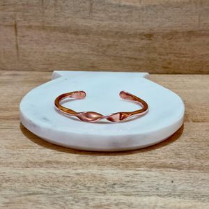 Pulsera de cobre curativa redonda y retorcida de alta calidad, artesanía metálica hecha a mano por Crafting crafts. - Product Image 3