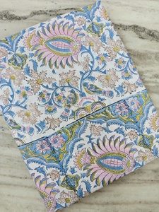 Magnifique tissu imprimé floral 100 % coton, couleur violet pur, idéal pour la confection de chemises, robes, rideaux et sacs – Nouvelle collection très demandée - Product Image 1