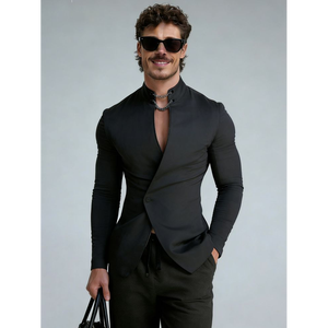 Blazer de hombre ajustado estilo avant-garde con cuello mandarín, cadena asimétrica y cuello simulado, chaqueta urbana de estilo techwear con pecho abierto - Product Image 1