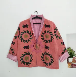 Veste bohème en coton rose pêche brodée Suzani, col montant, faite à la main, motif floral coloré, pour femme, automne - Product Image 4