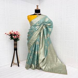 Sari de Seda Dola Premium VASTRA COTTAGE con Tejido Tradicional Banarasi y Teñido a Mano - Product Image 2