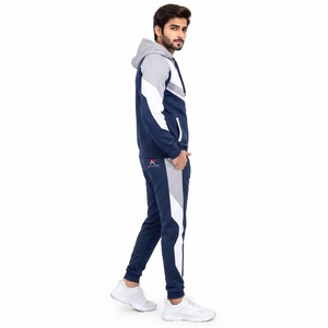 Nuevo diseño de chándal elegante para hombre, confeccionado con tela cómoda y costuras duraderas que ofrecen movimiento fácil y un acabado suave. - Product Image 2