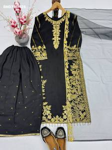 Ensemble Sharara-Suit et Dupatta en Soie Romaine de Qualité Export Indienne avec Broderie et Travail de Paillettes Chinoises, Spécial Aïd, Fournisseur d'Inde - Product Image 3