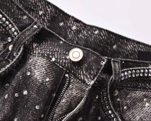 La collection festive la plus populaire, mettant en vedette des pierres argentées à fort contraste sur ces jeans en denim noir ornés de strass. - Product Image 2