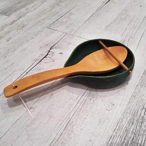 Reposacucharas de Metal Hecho a Mano, Color Verde Personalizado, Ecológico, Apto para Lavavajillas, Apto para Microondas, Apto para Horno - Product Image 1