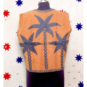 Chaleco Bordado Floral Único, Ecológico, para Invierno, Forro Cómodo, Chaqueta de Algodón Suzani de Inspiración Vintage para Mujer - Product Image 3