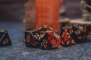 Lot de dés en résine pour l'export en gros, expédition mondiale, dés polyédriques en résine pour le marché international des jeux de table, dés de jeu en gros - Product Image 3