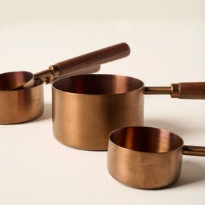 Juego de Tazas Medidoras de Cobre Puro de Alta Resistencia con Agarre de Madera para Hornear y Cocinar, Proveedor Mayorista a Granel en India - Product Image 3