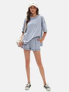 Ensemble deux pièces pour femme : T-shirt et short – Tenue décontractée et confortable pour l'été – Coordonné et assorti – Écologique, respirant et doux - Product Image 3