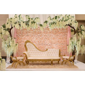 Fabricante y Exportador de Conjuntos de Sofás de Madera Tallada Estilo Italiano para Parejas de Novios, Muebles de Lujo para Eventos - Product Image 1