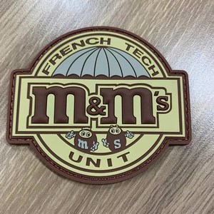 Badge logo personnalisé en PVC souple 3D éco-responsable fait main avec fermeture auto-agrippante pour vêtements, sacs, chapeaux et accessoires - Product Image 1
