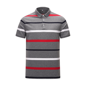 เสื้อโปโลผู้ชายลำลองสีเทา ลายทางแนวนอน ทรงเข้ารูป ผ้าฝ้าย แขนสั้น แฟชั่นลายทางสีแดงขาว เสื้อยืดใส่หน้าร้อน - Product Image 1