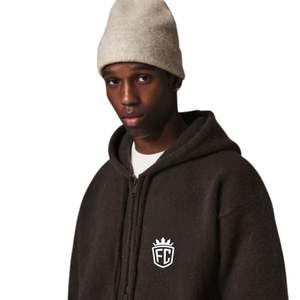 Sudadera con Capucha Marrón de Punto con Cierre y Emblema, Ropa Casual Cómoda para Hombre y Mujer, Sudadera con Cierre y Logotipo para Comodidad Diaria - Product Image 5