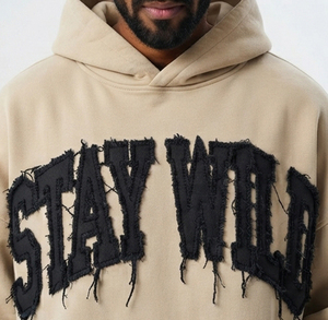 Survêtement deux pièces ample pour homme avec broderie personnalisée effet vieilli, en molleton 100% polyester, coupe oversize, avec cordon de serrage à la taille - Product Image 4