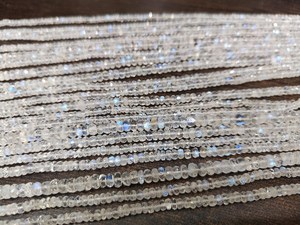 Pierre de lune naturelle blanche arc-en-ciel bleue chatoyante, facettes rondes, 3 à 6 mm, 13 pouces - Product Image 5